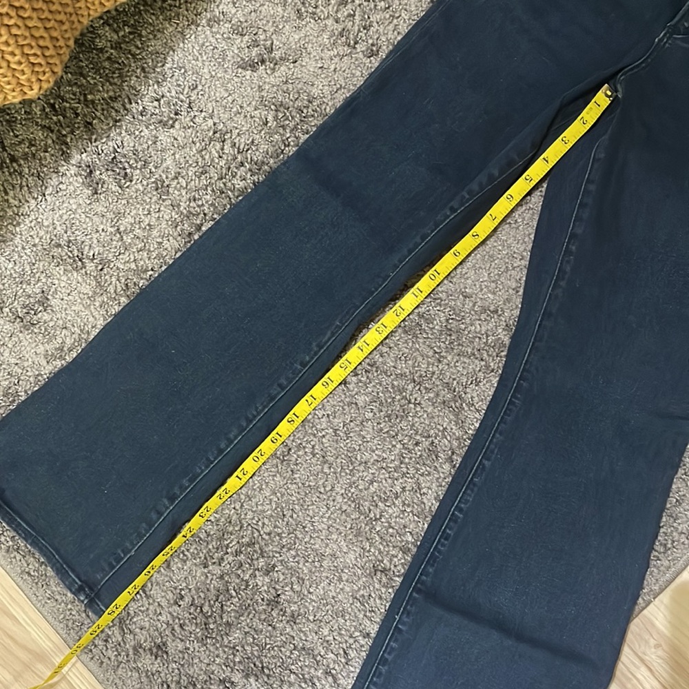 Express Curvy Boot Mid Rise Jeans - Picture 7 of 8